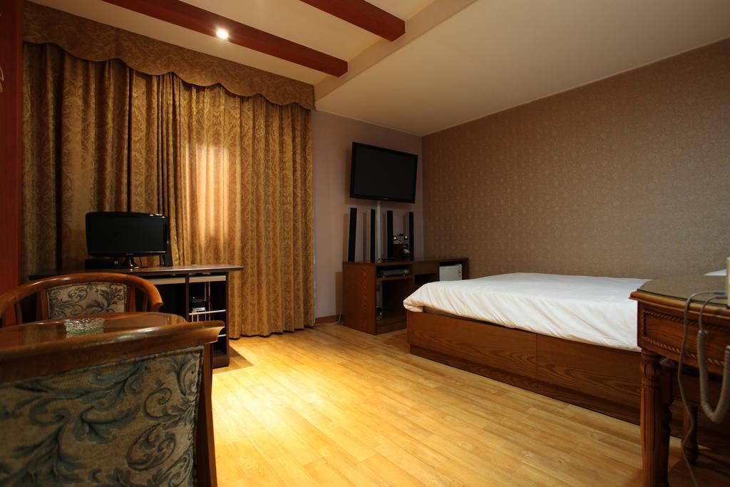 Monaco Hotel Jeju Rum bild